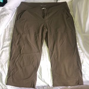 Knee length breathable pants